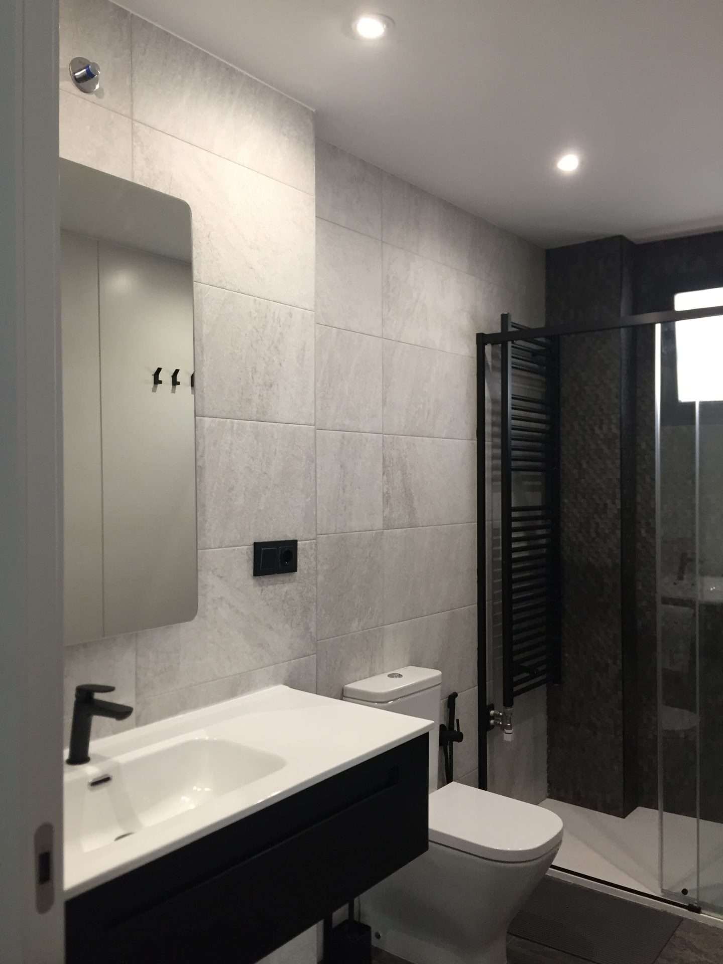 Vista del baño reformado