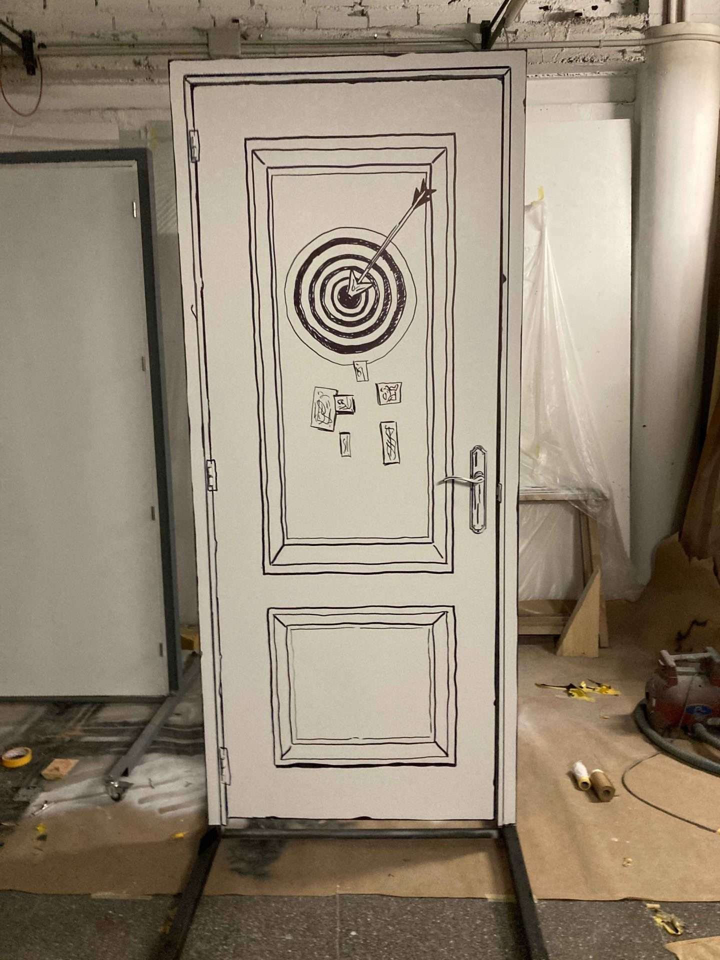 Puerta creada para la escenografía de la obra "El gran Prieto", en el estudio