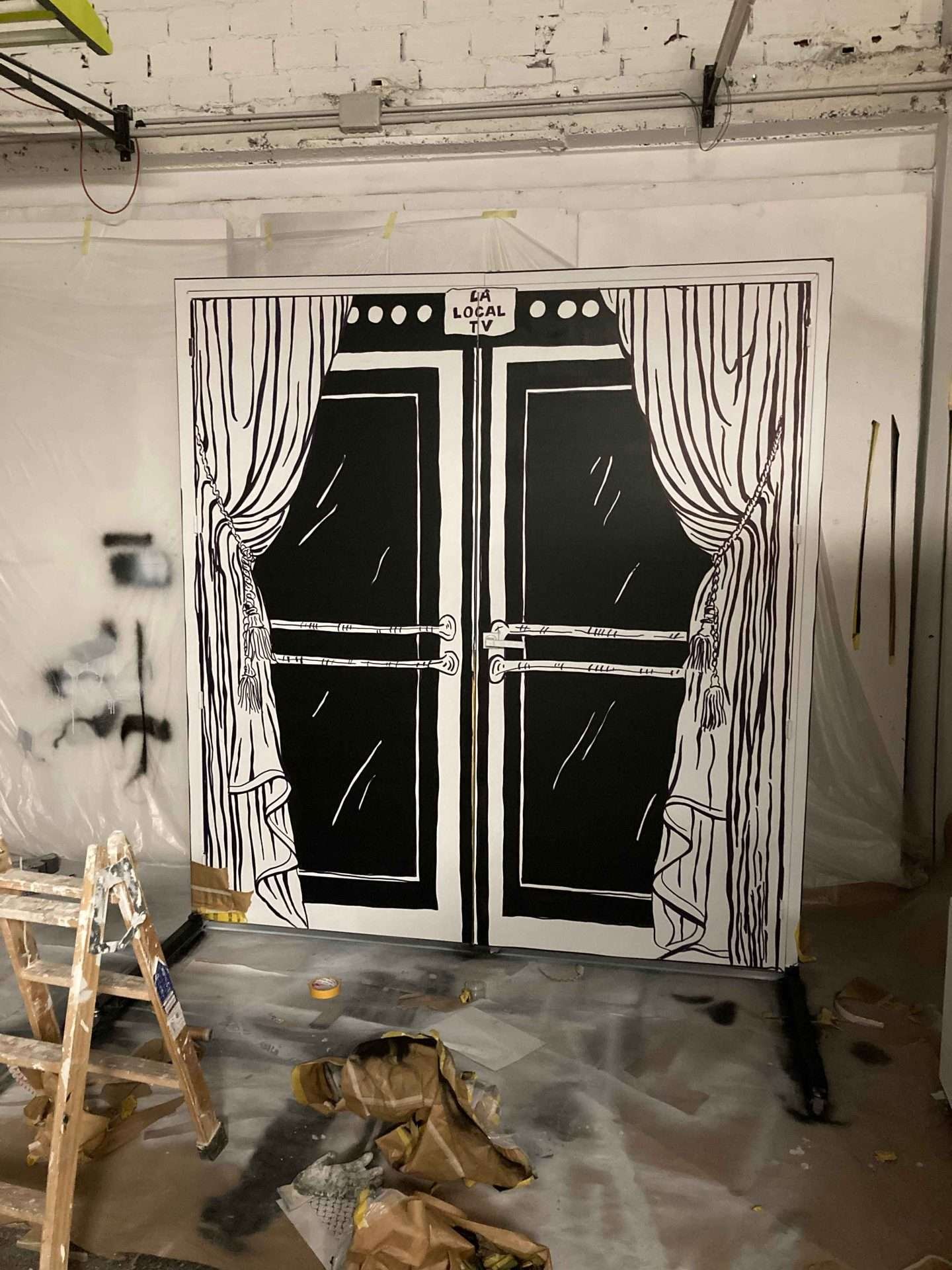 Puerta doble creada para la escenografía de la obra "El gran Prieto"