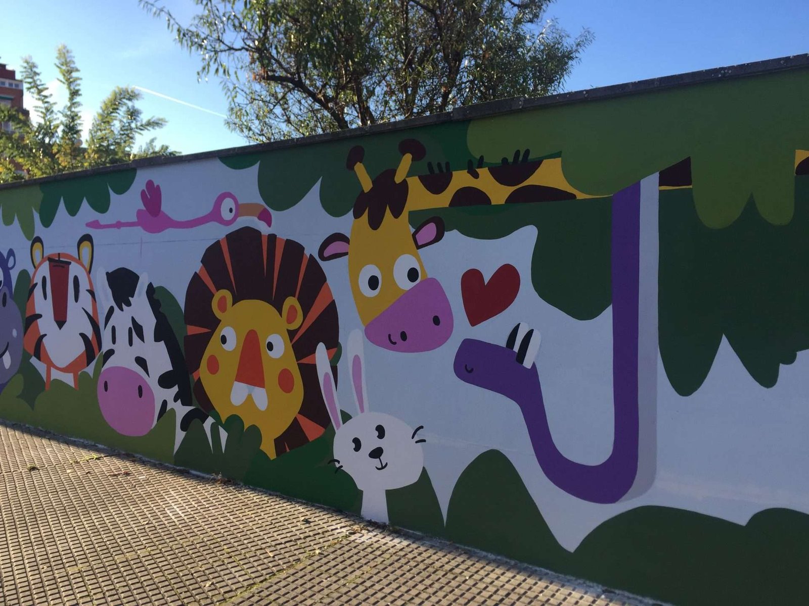 Detalle mural diseñado por Pablo JeJe